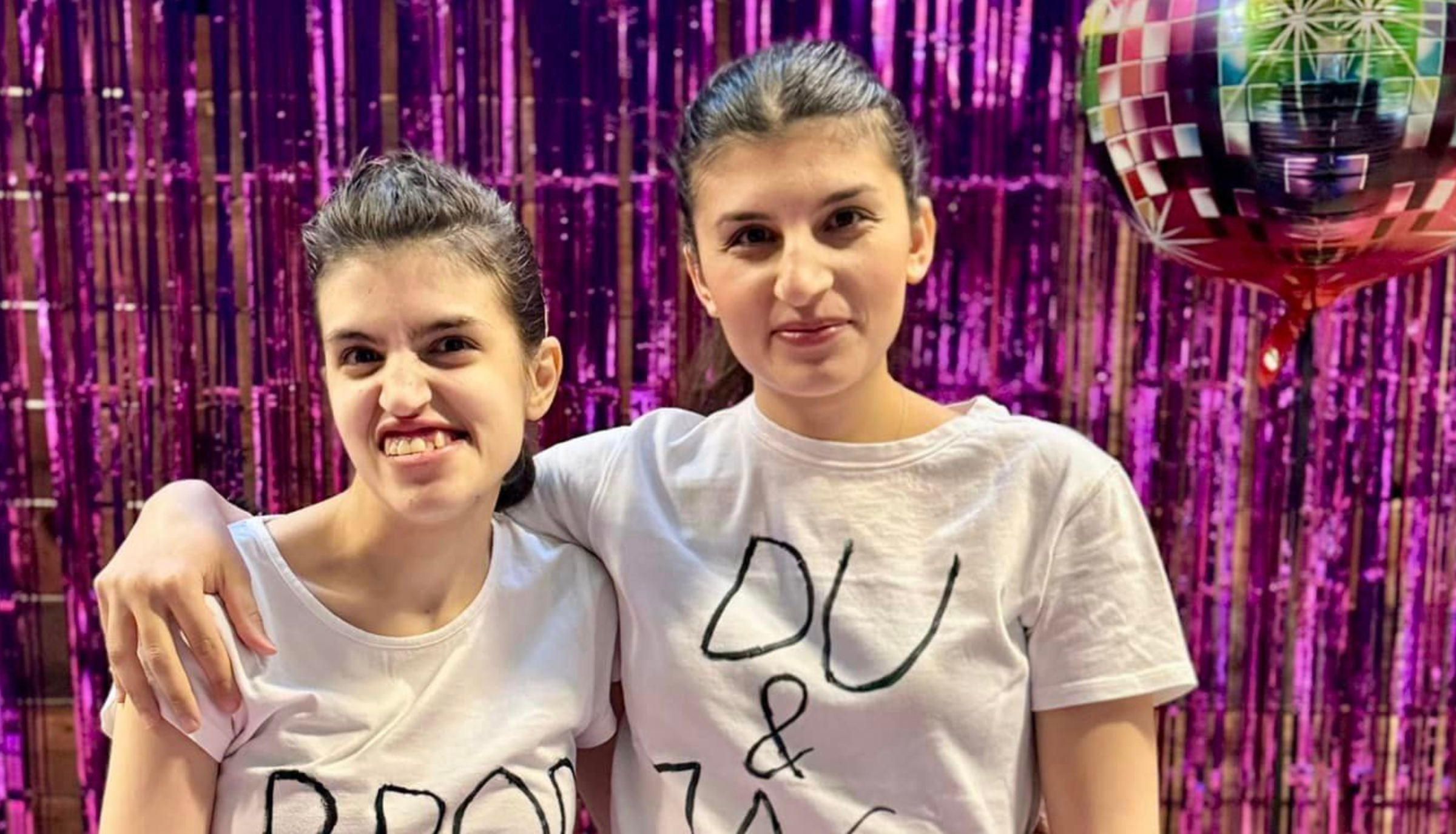 Yalangoch balerinalar porno raqsga tushmoqda Porno jinsiy aloqa katta kokrak va katta eshak